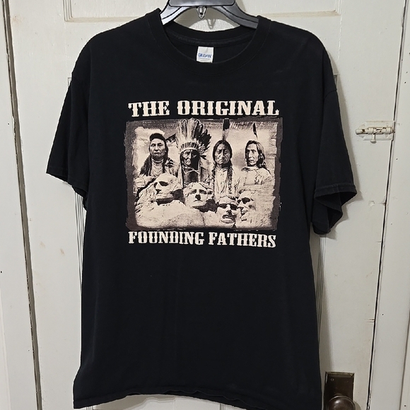 Gildan Other - Gildan Black T-Shirt with Founding Fathers Graphic